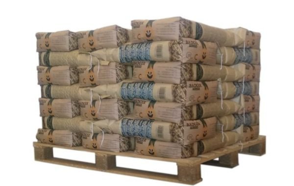 Holzpellets Badger – halbe Palette mit 35 Säcken à 15 kg